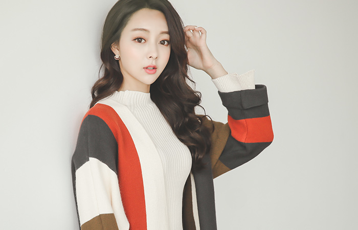 大胆的配色胭脂开衫