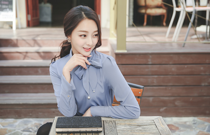 优雅珍珠围巾脖女衬衫