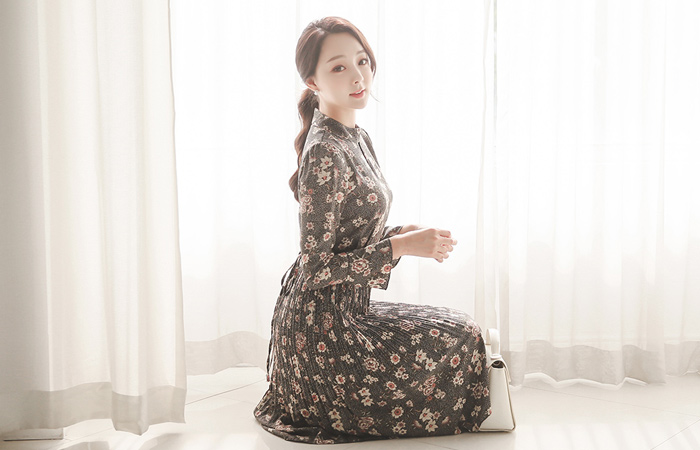 奥黛丽花百褶连衣裙