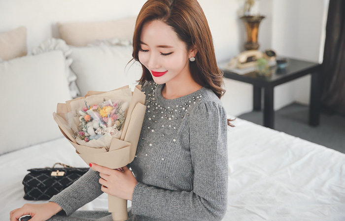 珍珠珠掀动加绒连衣裙