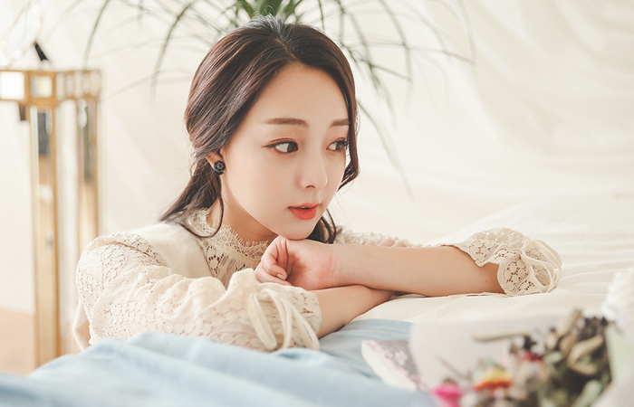 兔毛马甲与蕾丝连衣裙SET