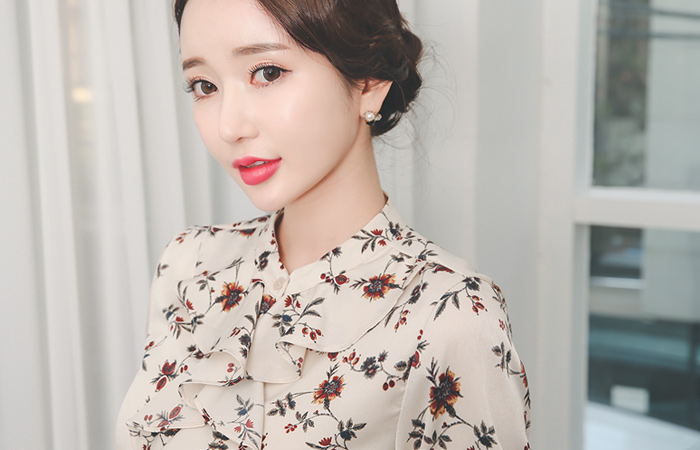 丝毛拉弗尔古董花女衬衫