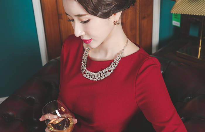 交叉垂感连衣裙剪切