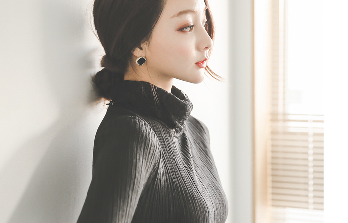 蕾丝波拉去皱纹上衣顶