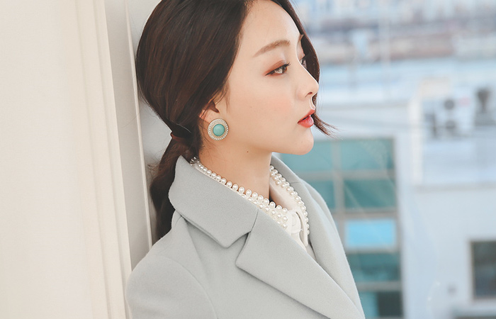 珍珠按钮双波浪群/喇叭裙羊毛外衣