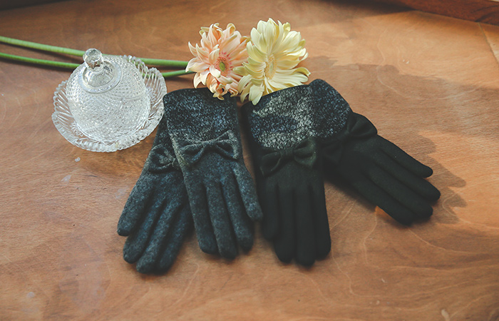 智能触控阴影毛皮衬里的手套