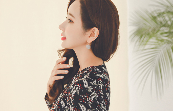 樱桃丝绒花裹身裙