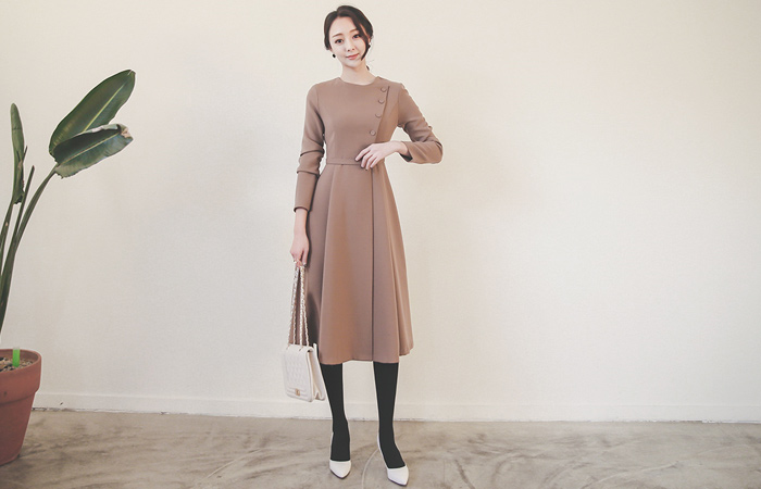 夫人按钮波浪群/喇叭裙长款连衣裙