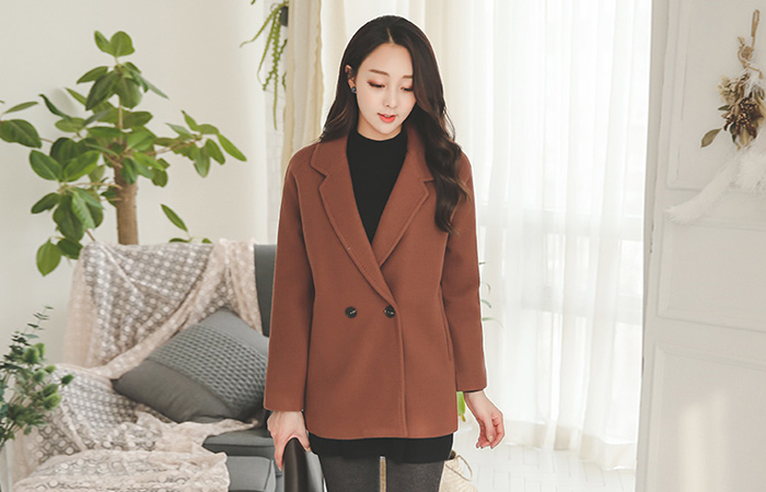 缝插肩短呢子大衣