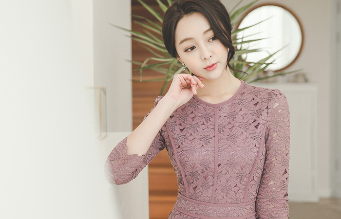 洛奇偏置蕾丝连衣裙