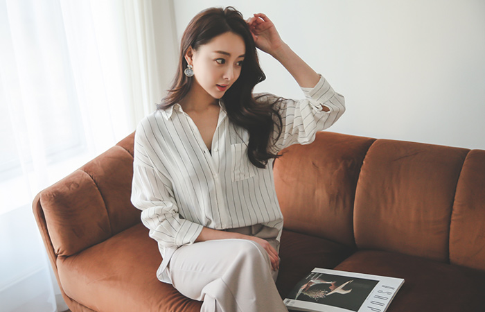 现代条纹胭脂女衬衫