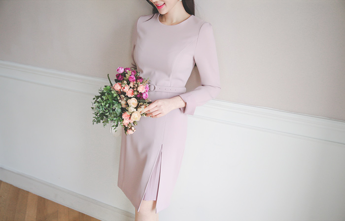 百褶连衣裙插入