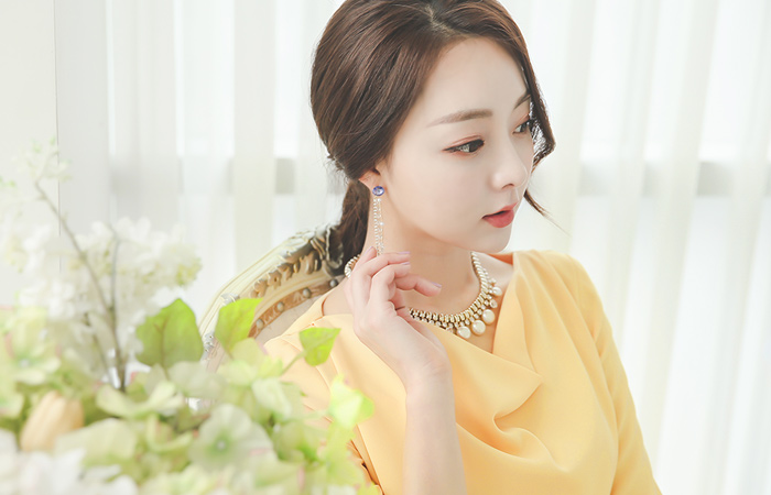 脖子褶皱褶皱衣衣裙