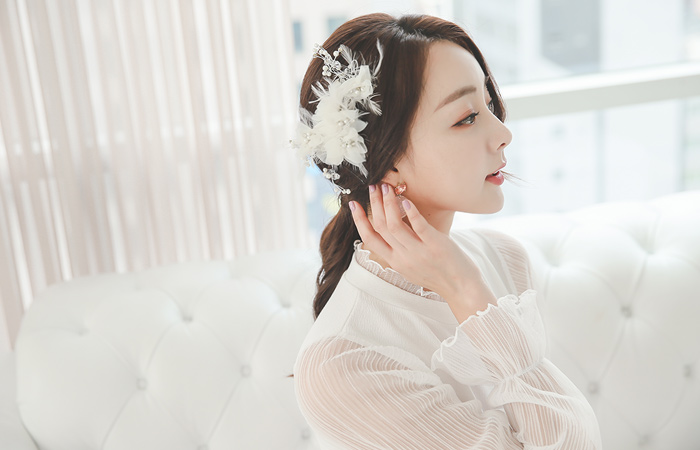 透明褶边脖子女衬衫上衣