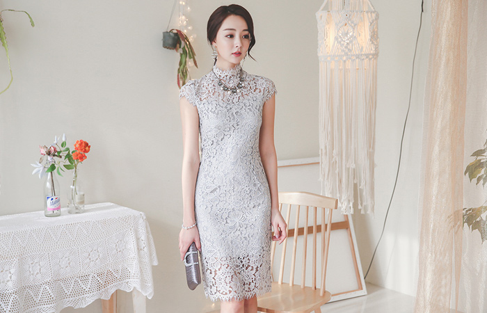 Gracias Van高领蕾丝连衣裙