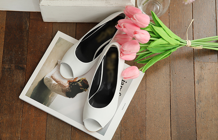 现代鱼嘴鞋块浅口表达鞋