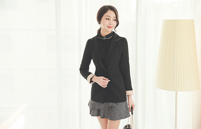 基本的泰勒修身夹克一半