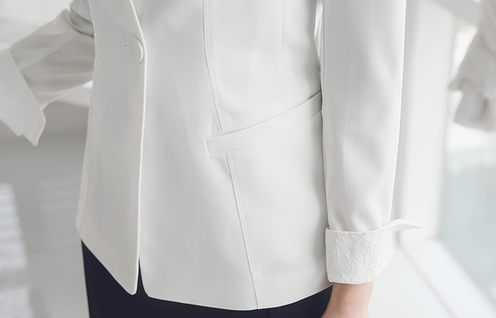 蕾丝套着色圆润的地幔