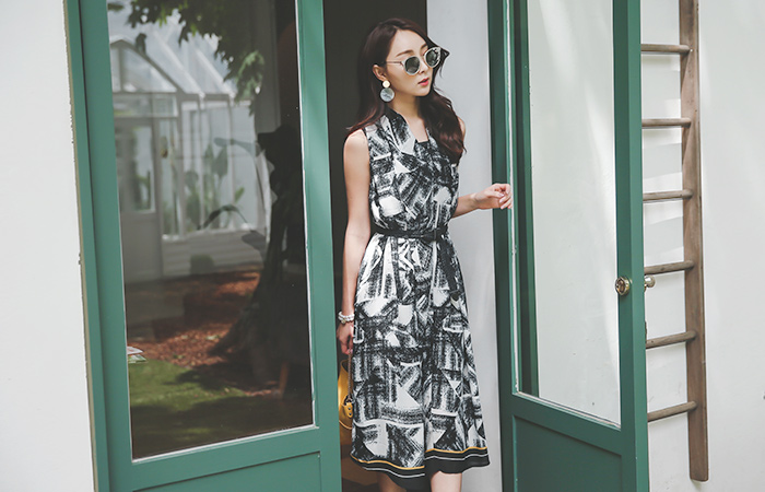 单声道打印鼓波组/喇叭裙连衣裙（腰带SET）