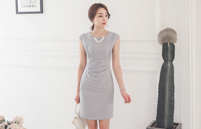 优雅去皱纹褶皱连衣裙