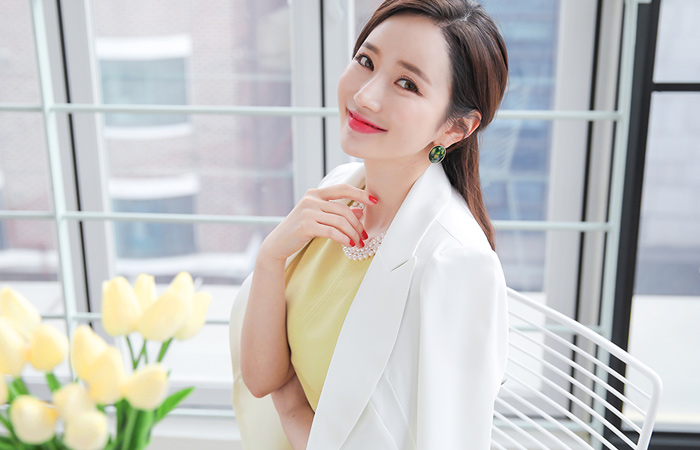 双珍珠纽扣泰勒外套