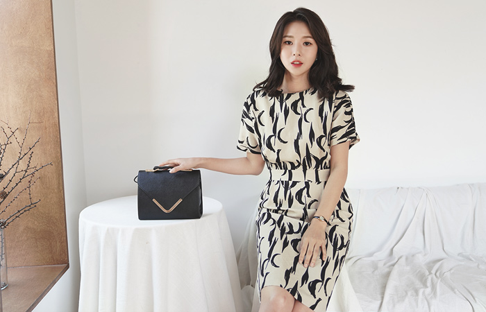 Crescent Touch亚麻连衣裙