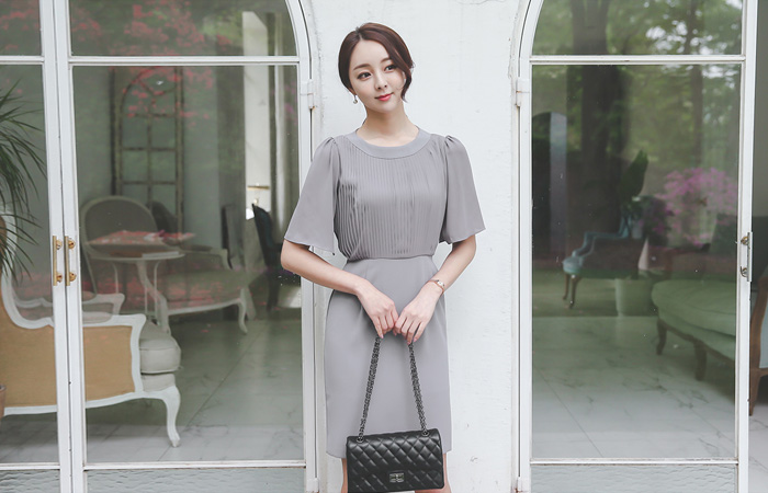 Grace Pleated Top连衣裙