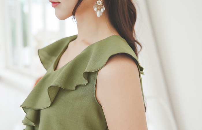 V字母러荷叶边无袖女衬衫