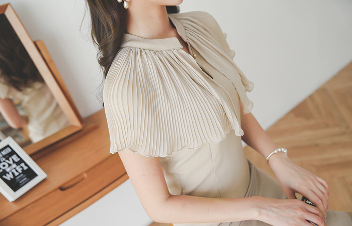 奢华裙立方颈部100折肩肩连衣裙