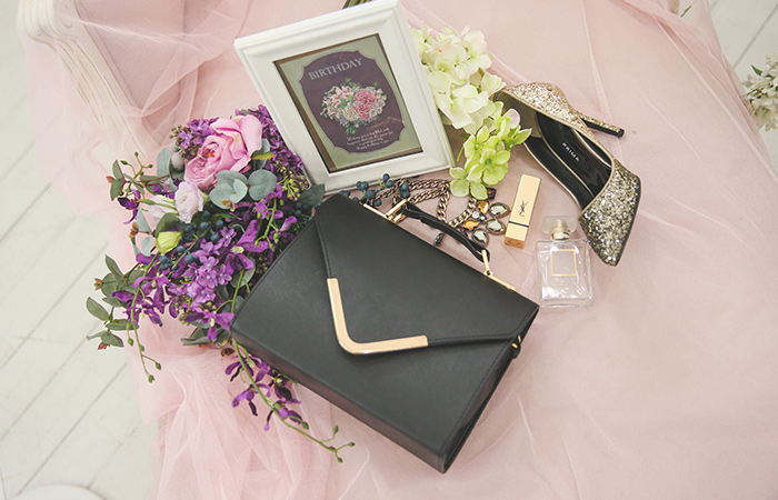 [34柄穿克鲁]金色V中号手提包