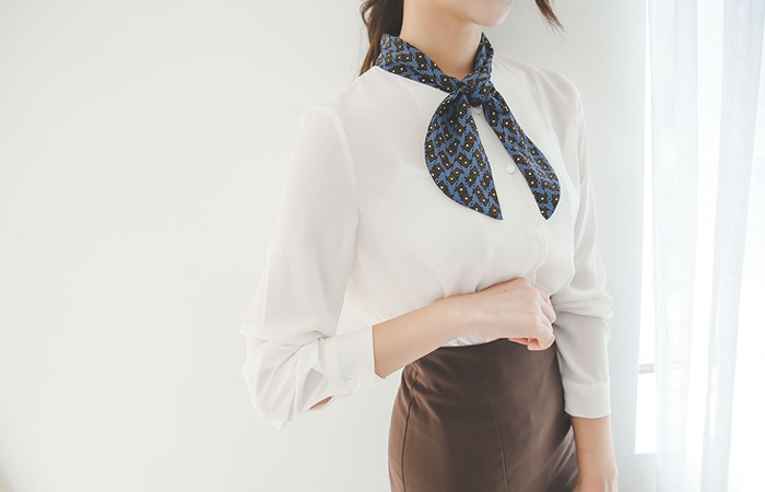 单声道围巾女人衬衫