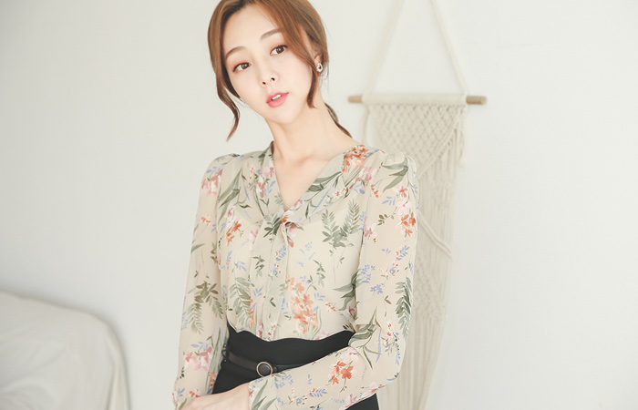 爱Daisy V字领女衬衫