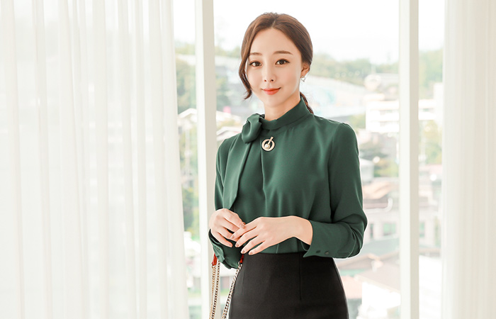 金戒指珍珠高舌带泰国女子衬衫