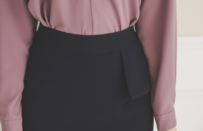 侧翼开衩中长半身裙