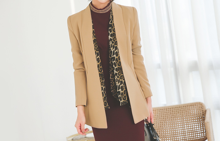 纯犀牛豹纹印花围巾外套