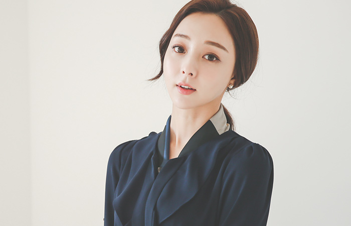 女士折叠金方波组/喇叭裙连衣裙