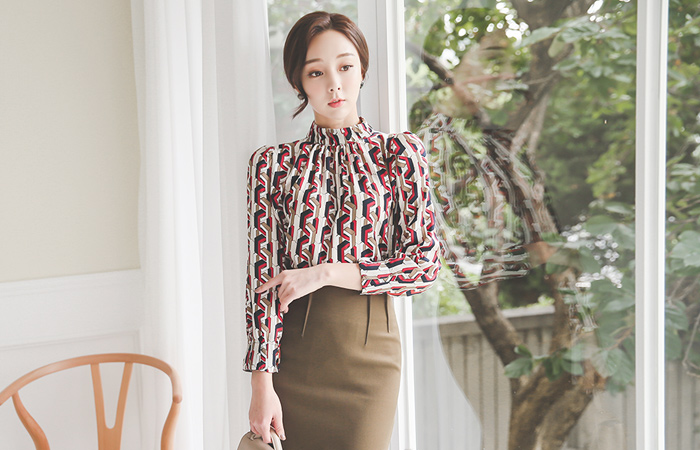 奢华裙颜色链条折叠的女人衬衫