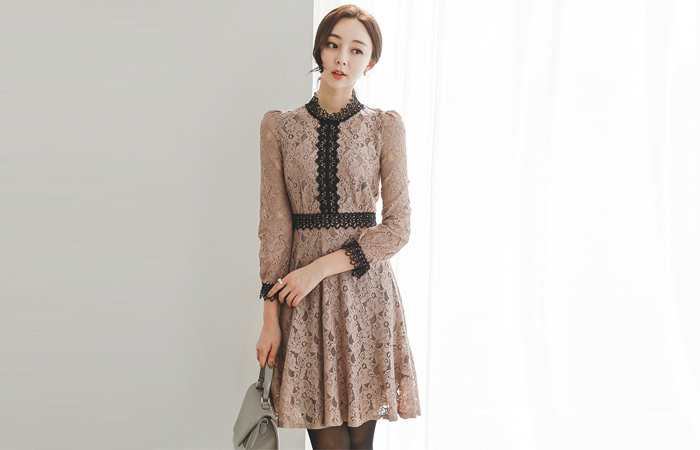 Roman Stephanie蕾丝连衣裙（珊瑚粉色）