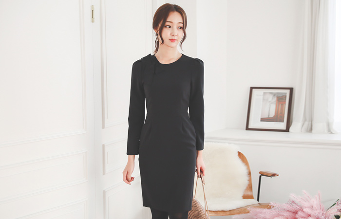 挎包Mono Detail简单圆领连衣裙