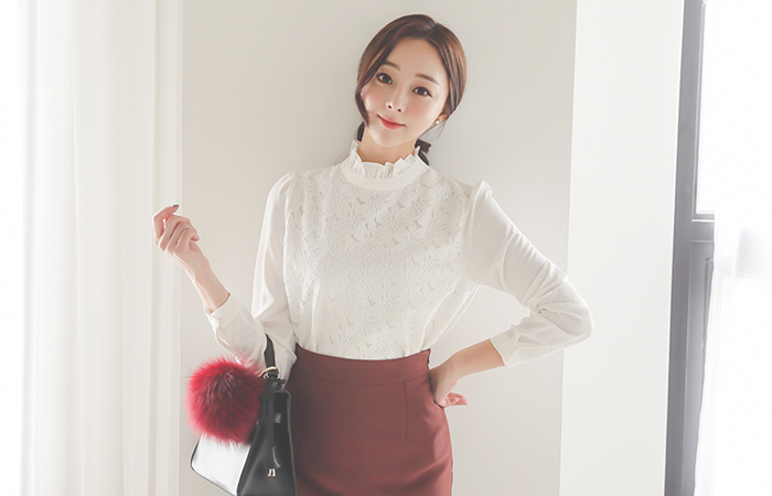 Albinica褶边颈花蕾丝女衬衫
