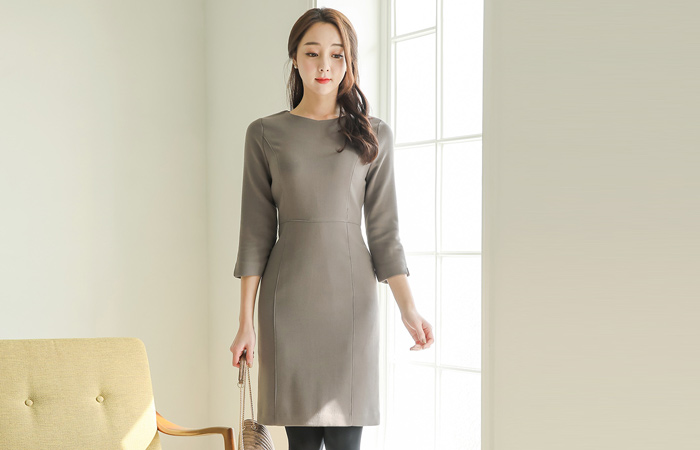 切口周围弹力连衣裙