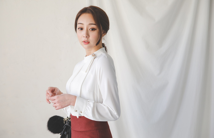 金戒指珍珠泡泡袖女衬衬衫