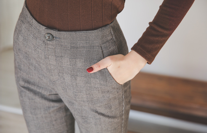 玩世不恭的圆柱形刺毛格子宽松长裤