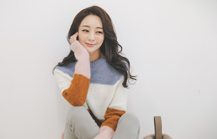 配色圆领羊驼毛毛羊长款针织衫