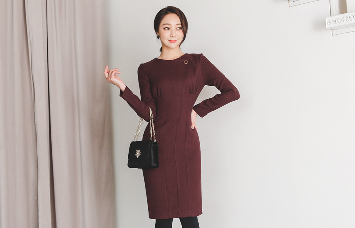 金戒指未切割剪切连衣裙