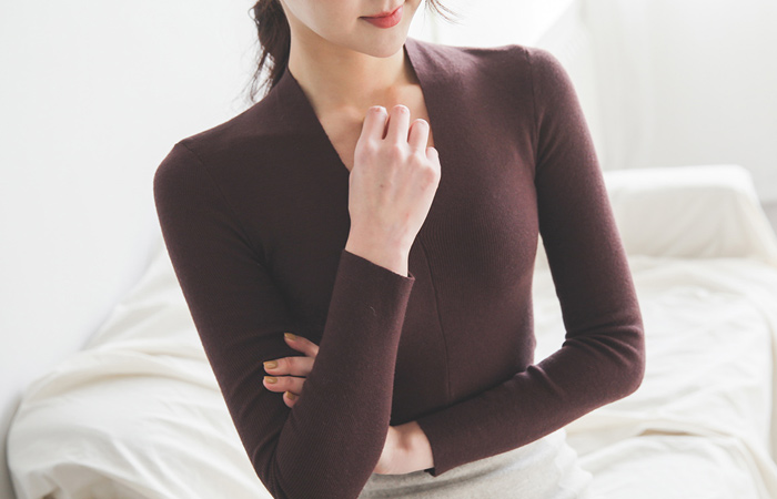 华丽修身深v领针织衫