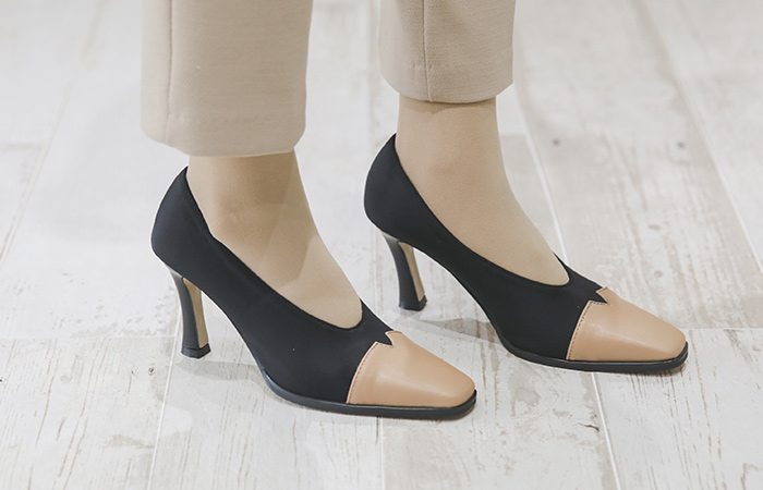[模特穿35차]配色 线条 休闲风格 短筒靴 高跟鞋