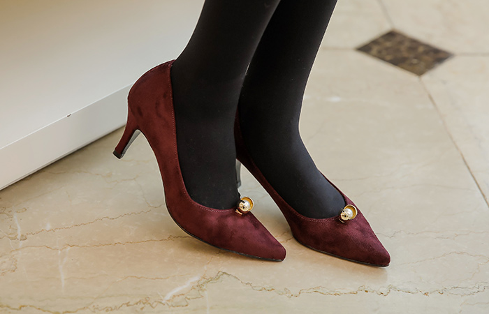 [模特穿35次]翻毛皮金圈珍珠尖头高跟鞋