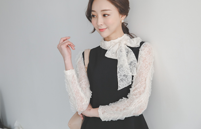 伊莎贝尔皱纹蕾丝围巾喇叭连衣裙