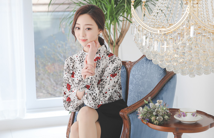 强烈印 半高领罩衫